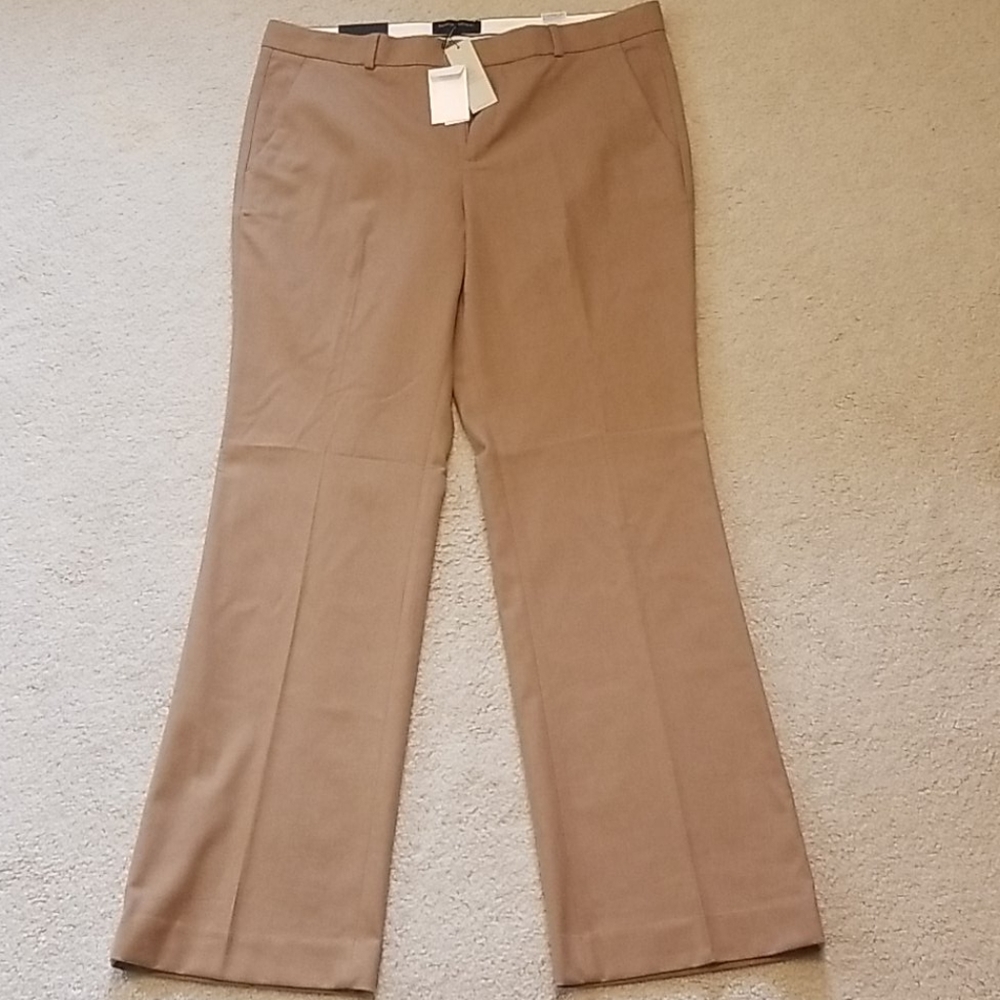 Banana Republic NWT Logan trousers